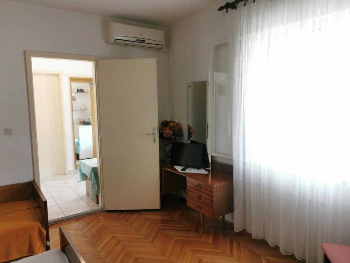 Room Dobrenka Hvar Exterior foto