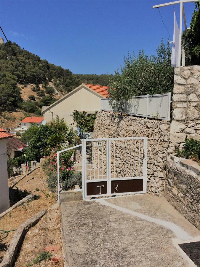 Room Dobrenka Hvar Exterior foto